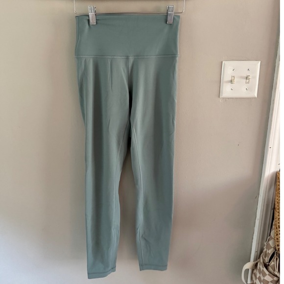 Lululemon leggings - Size 4. - Picture 1 of 4